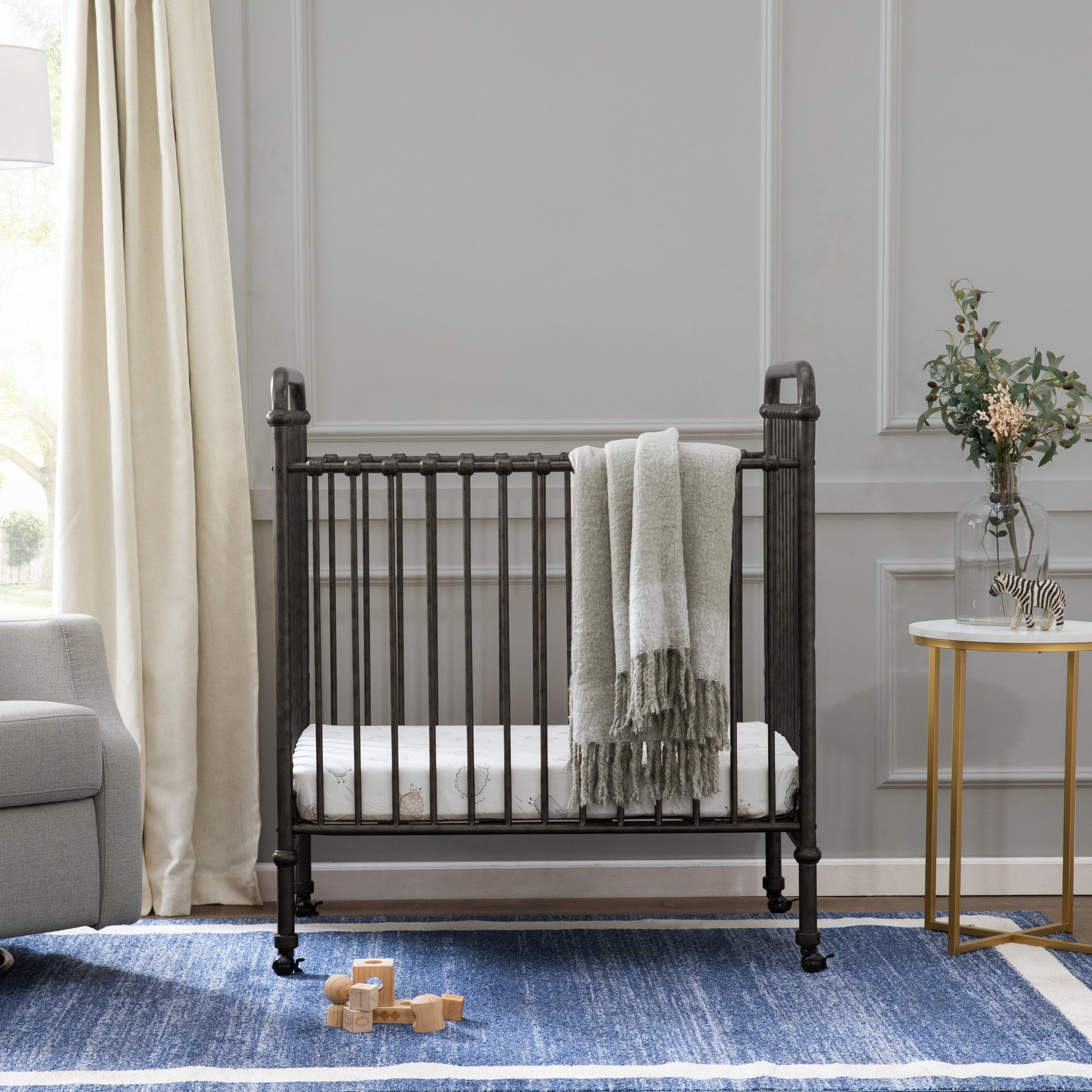 M15598UR,Abigail 3-in-1 Convertible Mini Crib in Vintage Iron