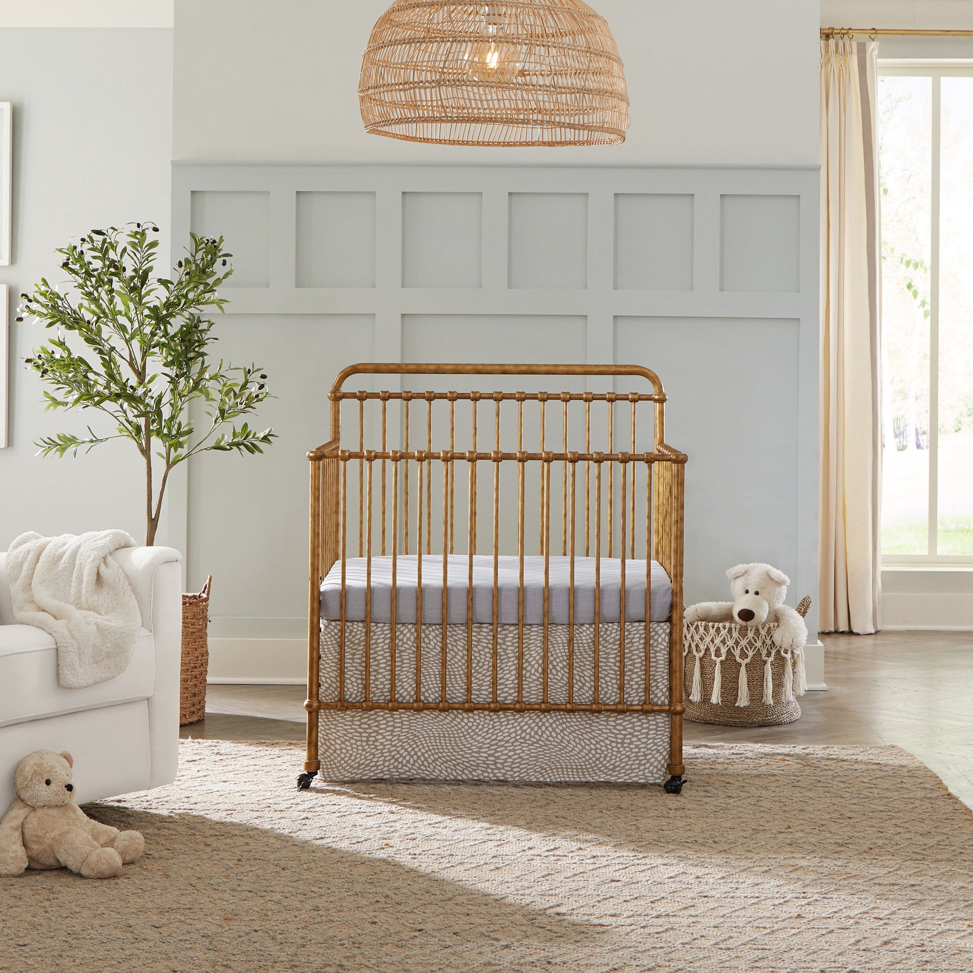 M15398VG,Winston 4-in-1 Convertible Mini Crib in Vintage Gold